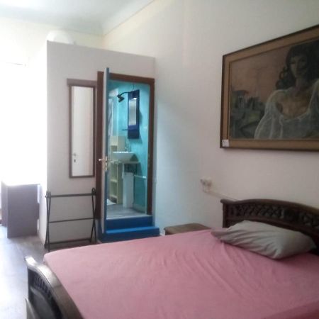 Ampia Stanza Con Bagno Privato, Centro Sassari Apartment Luaran gambar